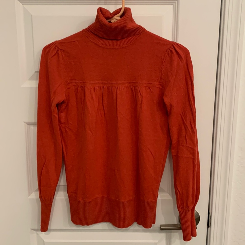 Burnt orange gap turtleneck XS